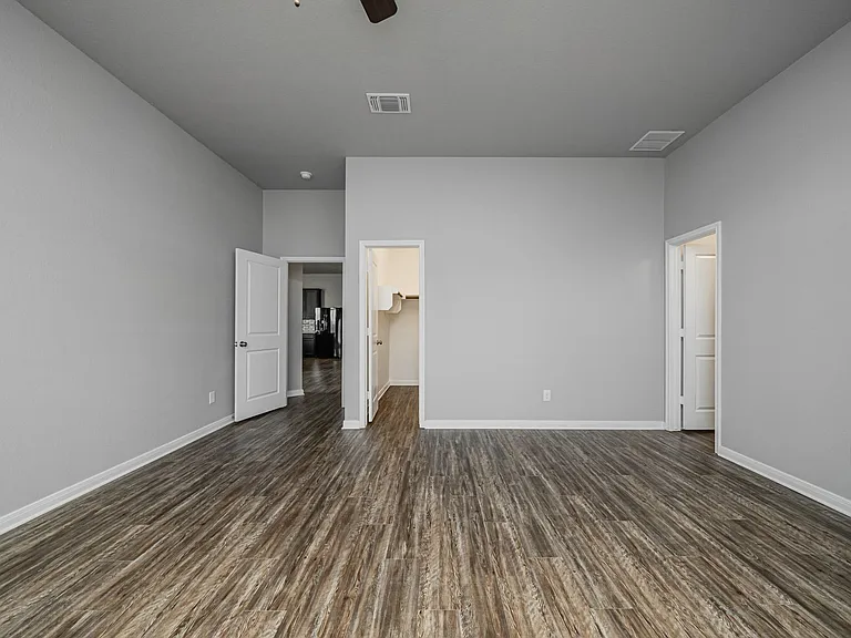 521 Fallbrook Dr — Photo 23
