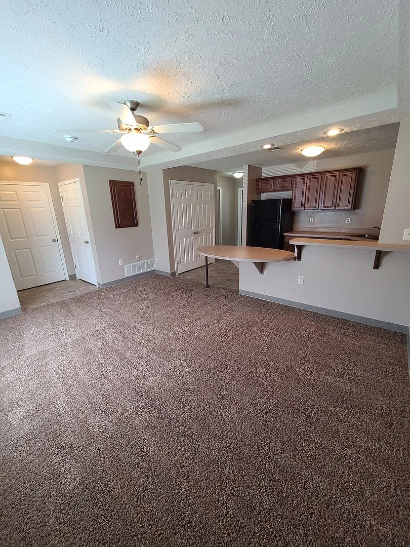 536 W. 10th Street — Photo 2