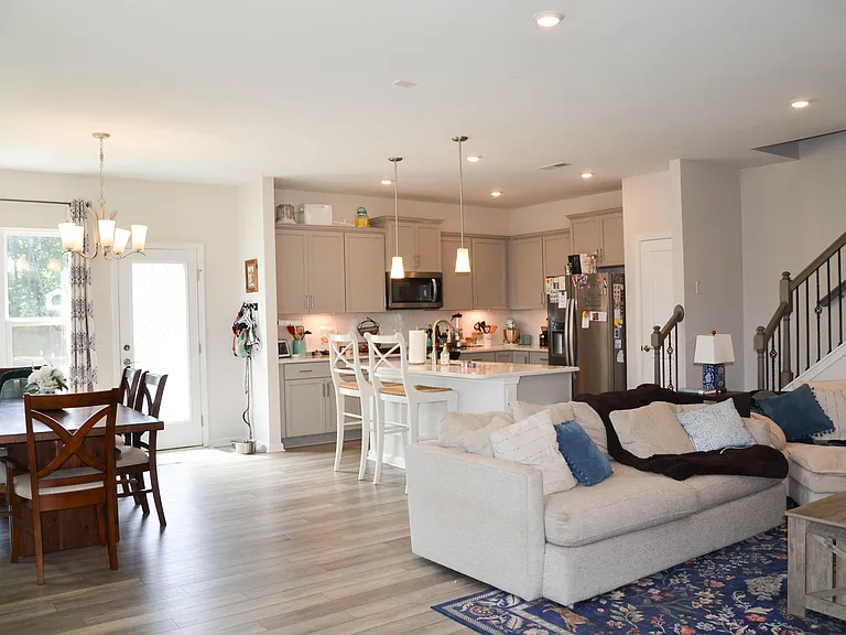 1634 Glacier Dr — Photo 8
