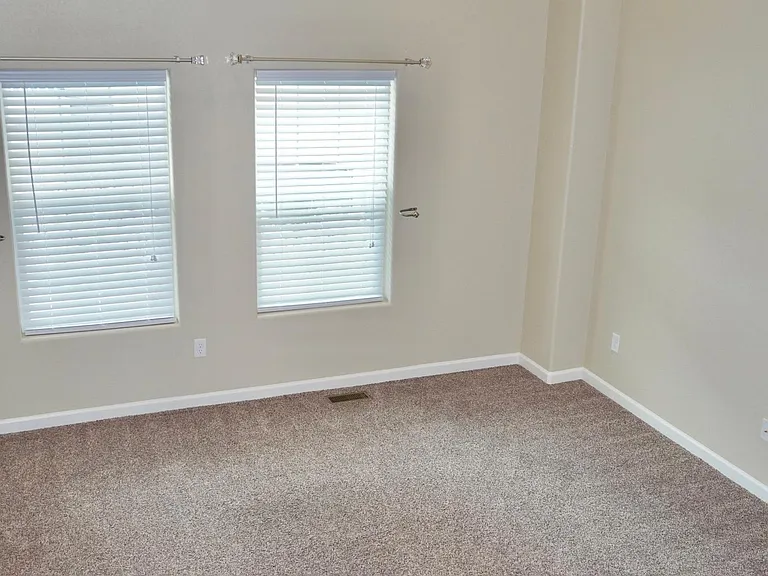 5609 Shamrock Hts — Photo 33