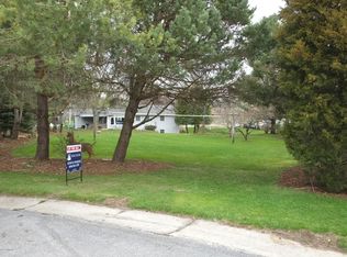 4610 Bluegrass Dr SE, Kentwood, MI 49546