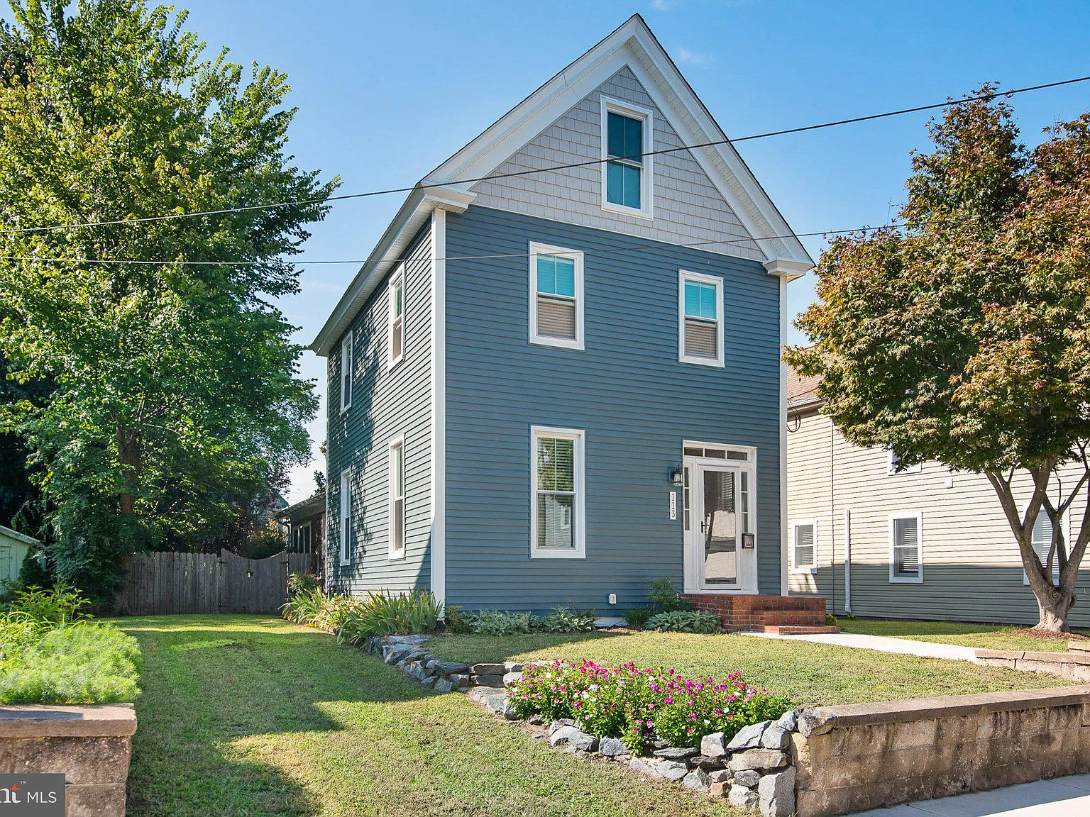 3 bed, 2.0 bath, 1740 sqft, $2,500 — Photo 3