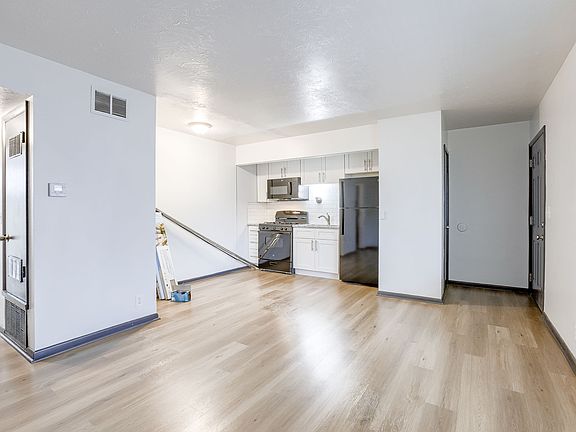 2nd image of 1015 N 47th Ave #11330134