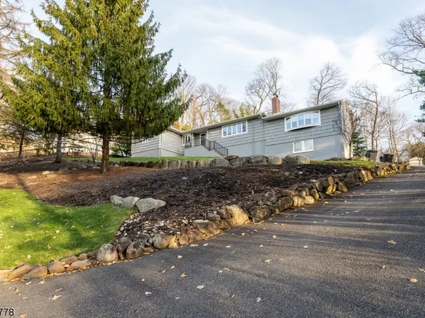 28 Willowbrook Dr, North Caldwell Boro, NJ 07006