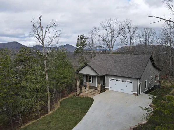 6133 Ruth Dr, Young Harris, GA 30582