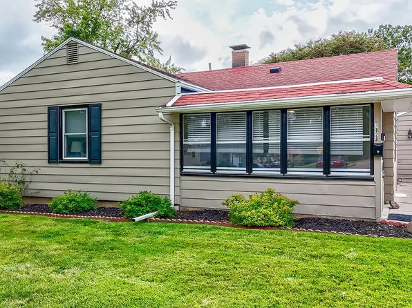 1828 Rock St, Peru, IL 61354