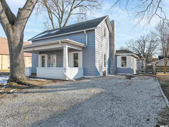 1024 Hamilton St, Pekin, IL 61554