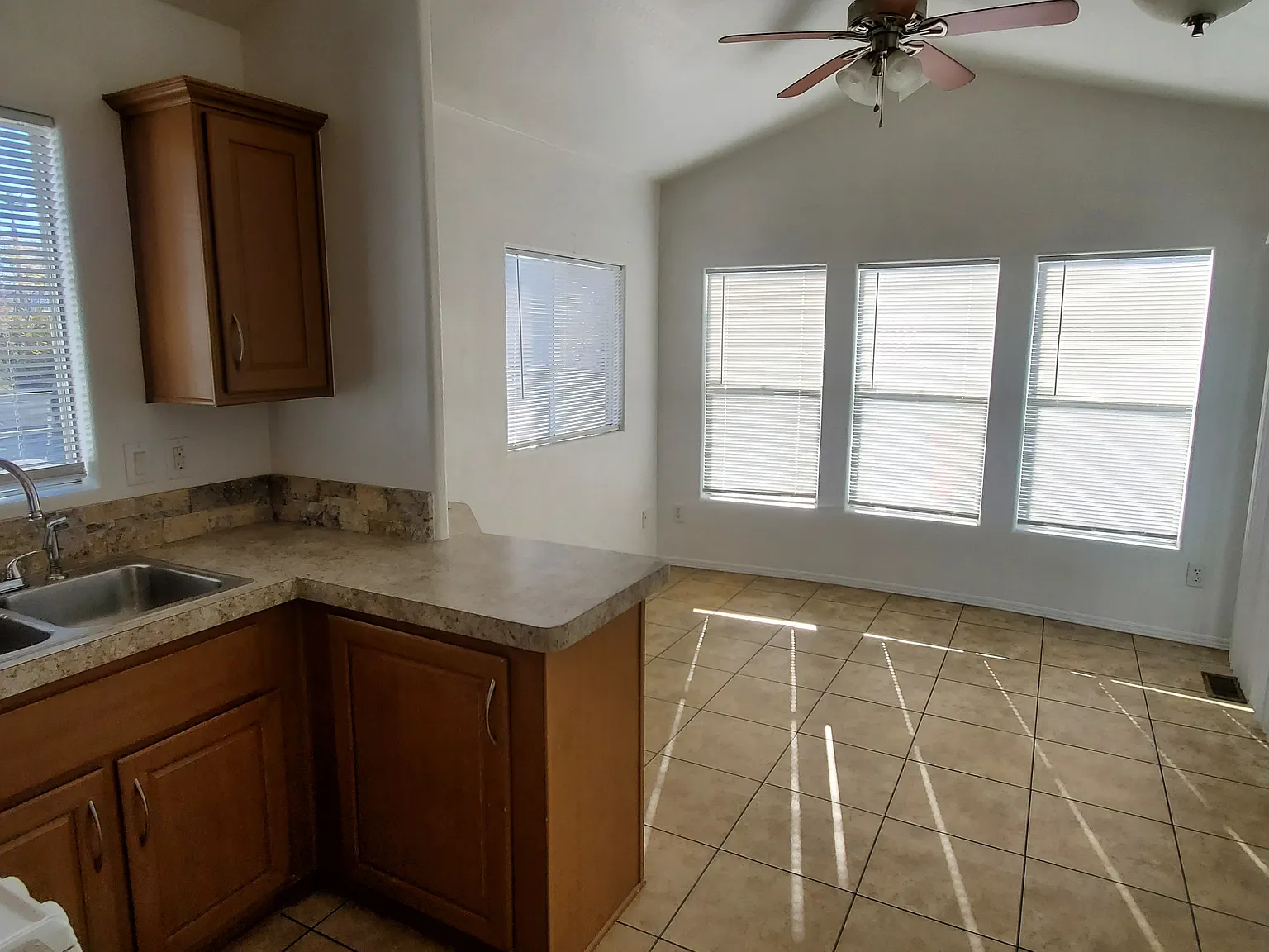 1 bed, 450 sqft, $1,650 — Photo 2