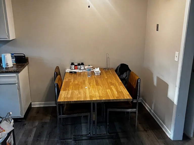 1384 Brown St — Photo 3