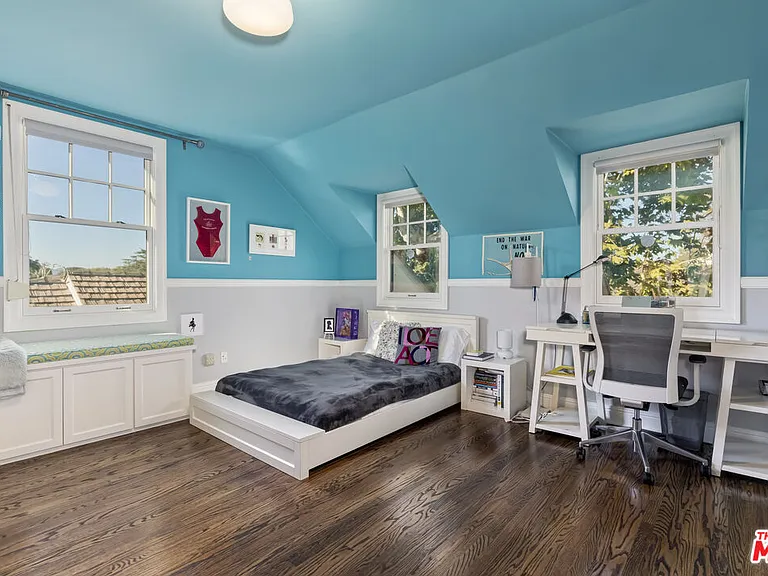 2855 Club Dr — Photo 33