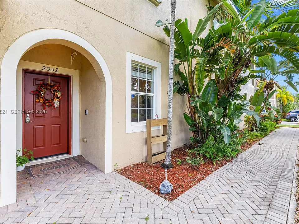 9052 Plymouth Pl #9052