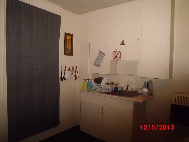 2nd image of 410 7th St APT 3