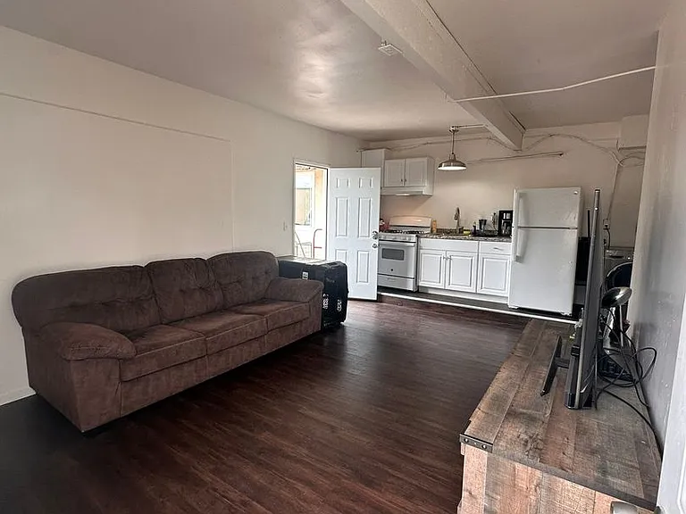 1153-1155 Emory Street — Photo 1