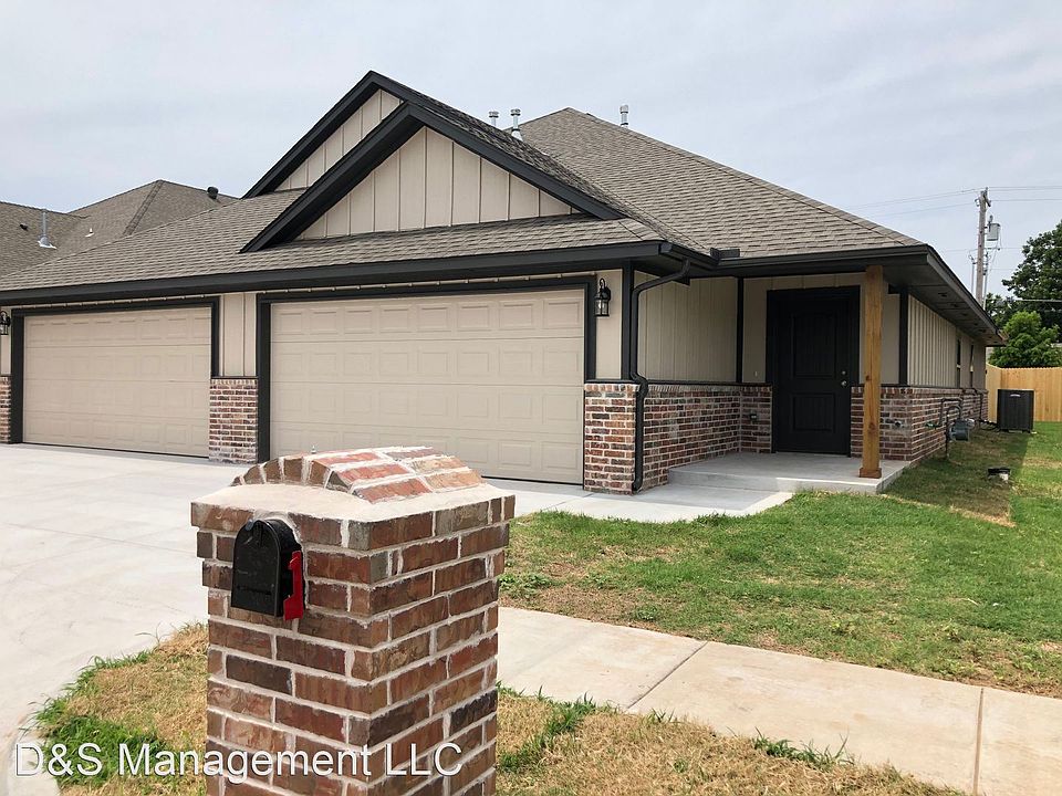 1st image of 5213 Oakwood Villas Ct