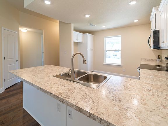 5th image of 7101 Sonny Dr #19B