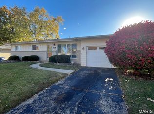 290 Francisca Dr, Florissant, MO 63031