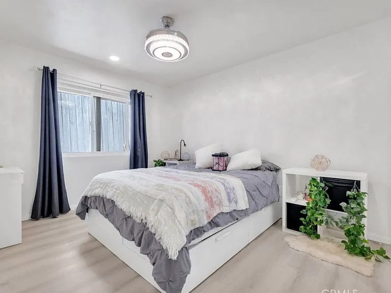 7701 Baird Ave — Photo 40