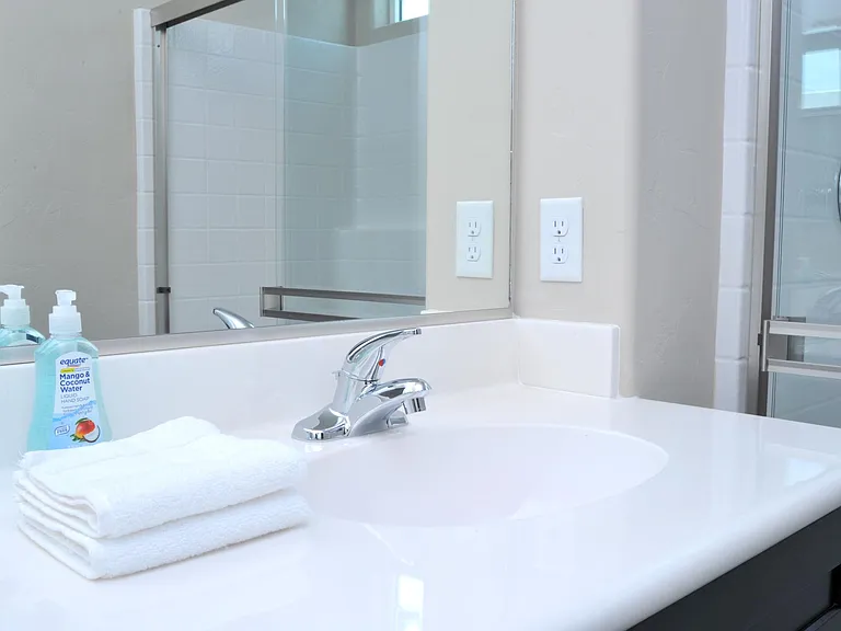 1218 E Blacklidge Dr — Photo 43