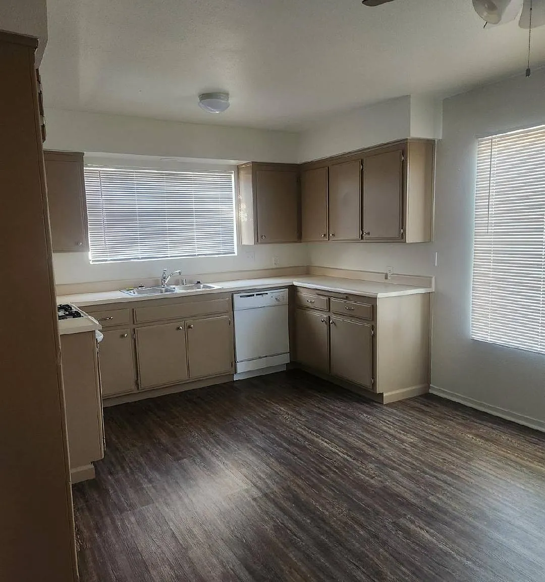 6013 Fairfax Rd — Photo 2