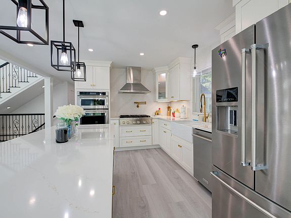 2nd image of 747 Portland Road