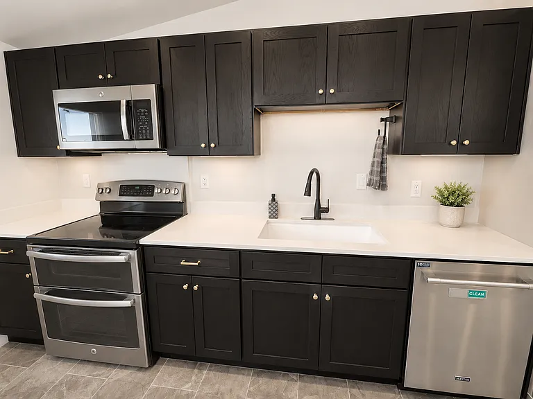 1686 Oakhurst Ave #2 — Photo 1