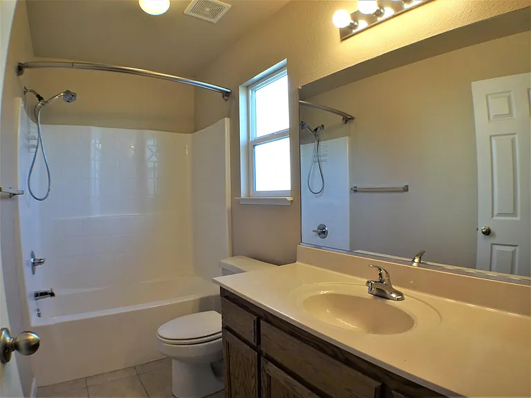 573 Eaton Rd — Photo 11