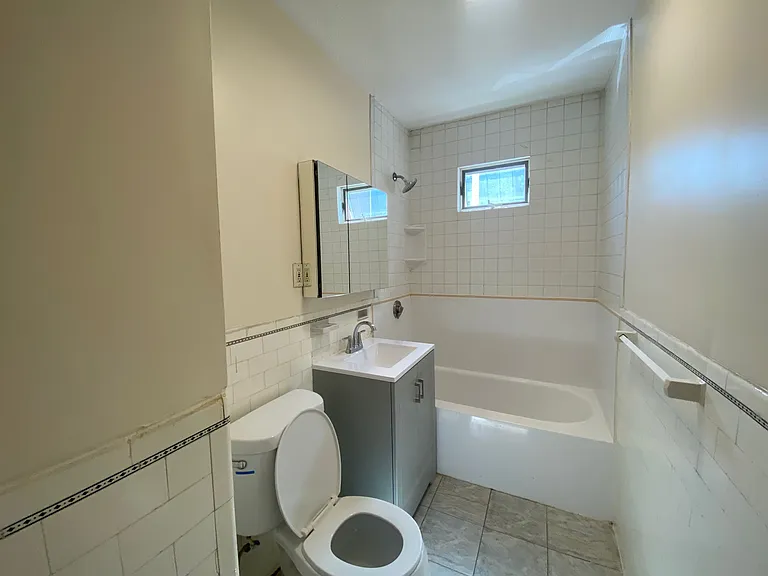 28 Aldrich St #1 — Photo 11