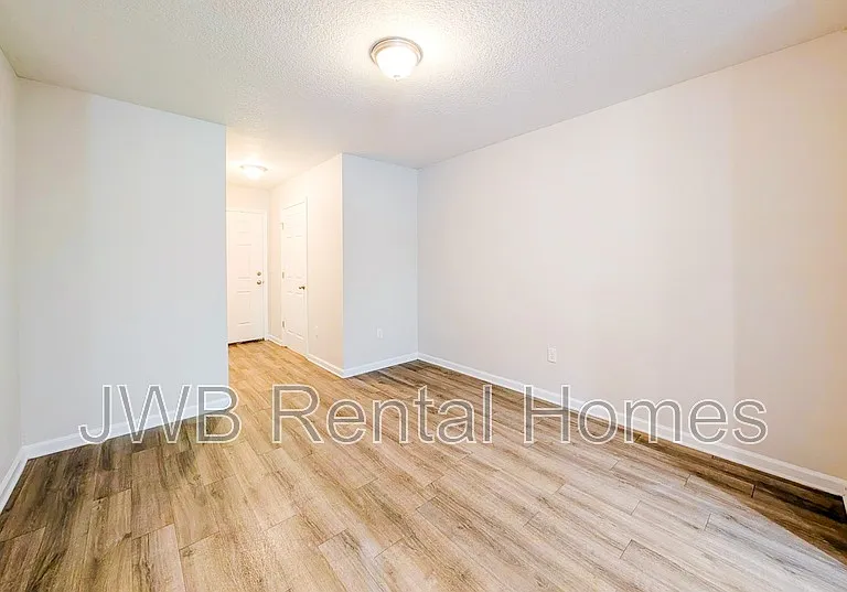 7625 Dandy Ave — Photo 3