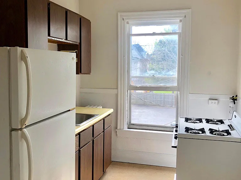 820 Elmwood Ave #4 — Photo 5
