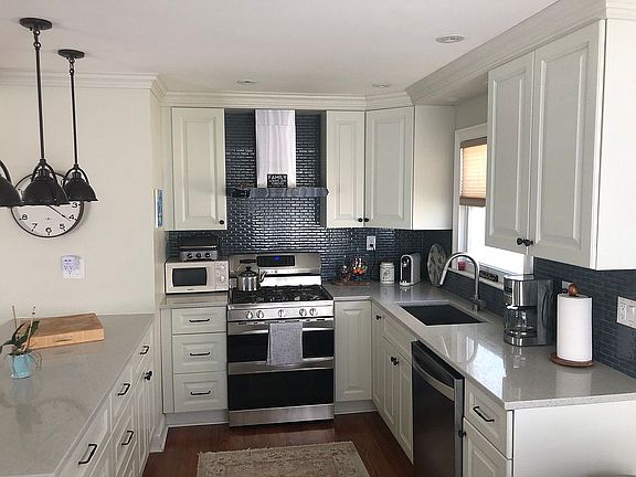3rd image of 28 Renwick Ave
