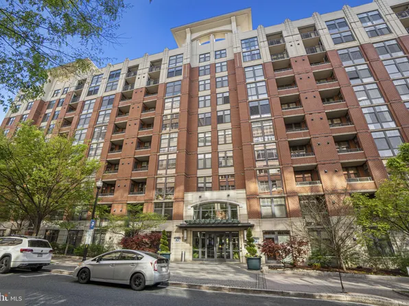 1021 N Garfield St APT 634, Arlington, VA 22201