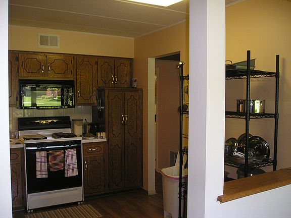 5th image of 8834 W 140th Street # Fl Ground