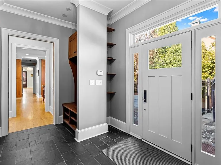 979 Springdale Rd NE — Photo 35