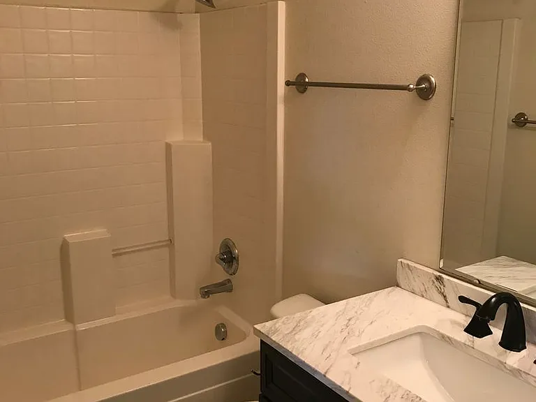 2131 S Amy Ave — Photo 19