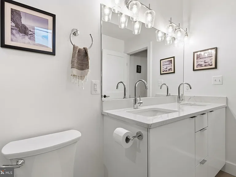 1722 W Virginia Ave NE #2 — Photo 21