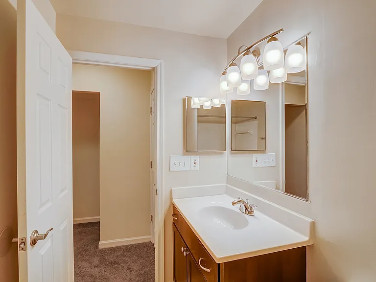 15-E Furnace Branch Rd-015