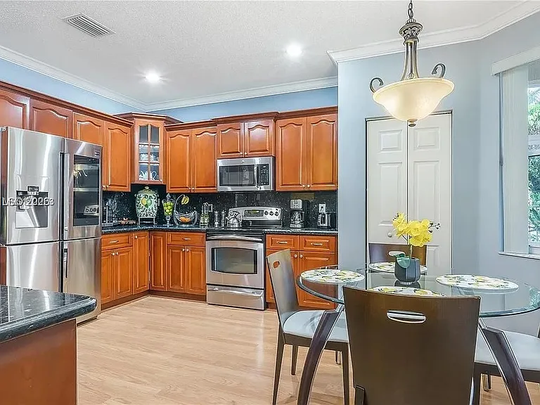 1714 Royal Grove Way — Photo 6