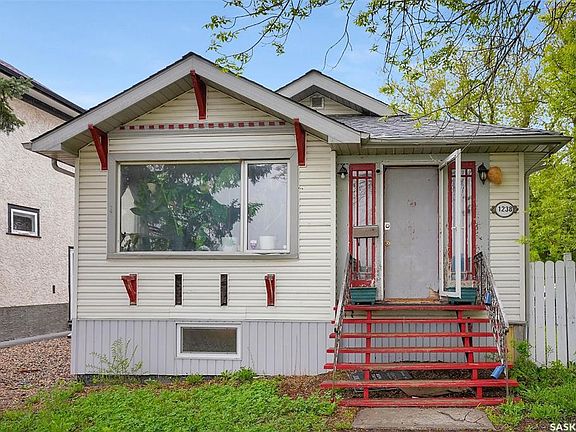 3rd image of 1238 Elphinstone St