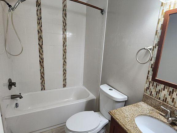 4th image of 3320 Pleasant Ave APT B