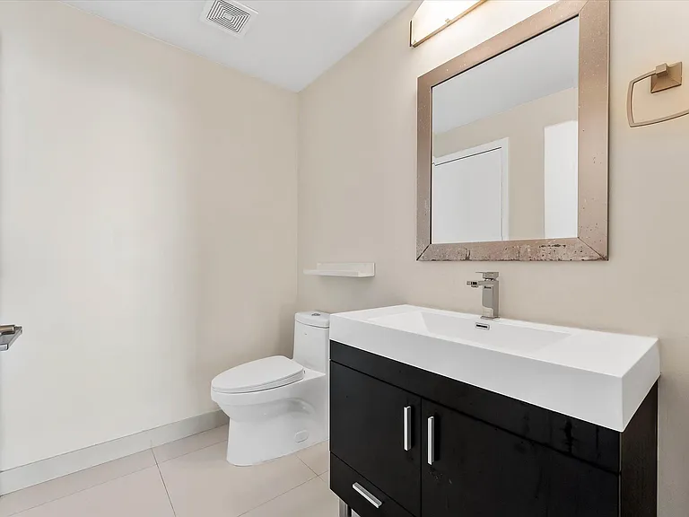 1900 N Bayshore Dr #3702 — Photo 21