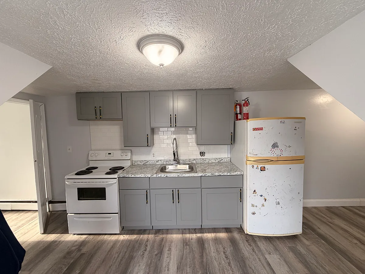 Building Photo - 125 Pierce St #5