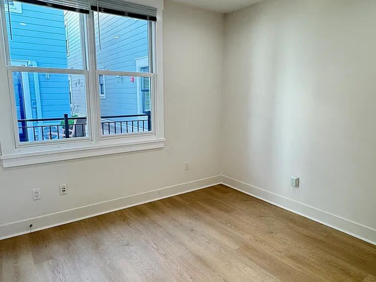 926 Grove St #2 — Photo 16