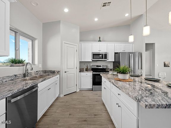 5th image of 3510 N MAYA Road