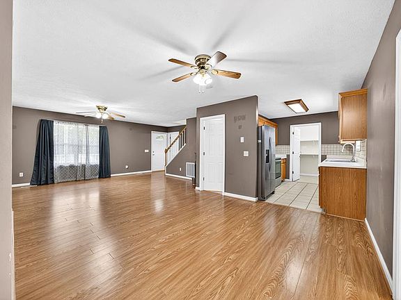 3rd image of 291 Poplar Point