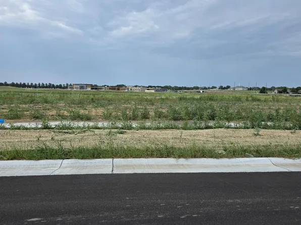 1510 E Northridge St, Valley Center, KS 67147