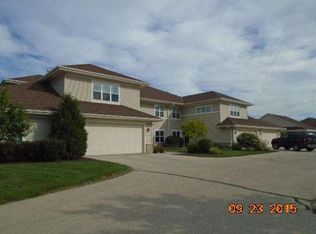 9313 S Cobblestone Way #913, Franklin, WI 53132