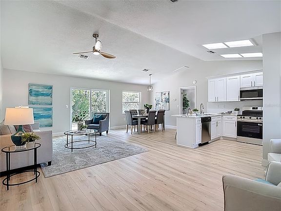 3rd image of 1256 Bentley Ave