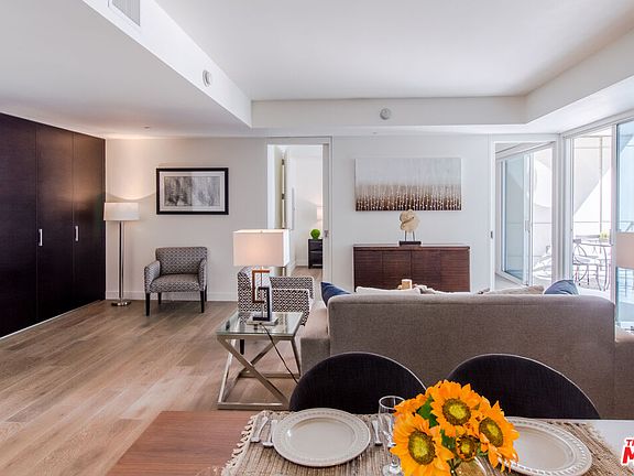 3rd image of 6250 Hollywood Blvd Unit 4L