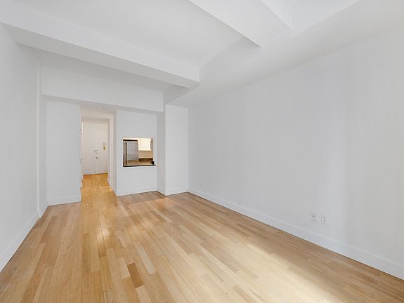 3rd image of 99 John St APT 1116