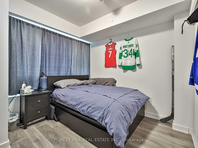 195 Redpath Ave #806 — Photo 6